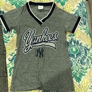Vintage NY Yankees T-shirt. Women’s size Medium